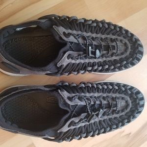 Keens, men size 10